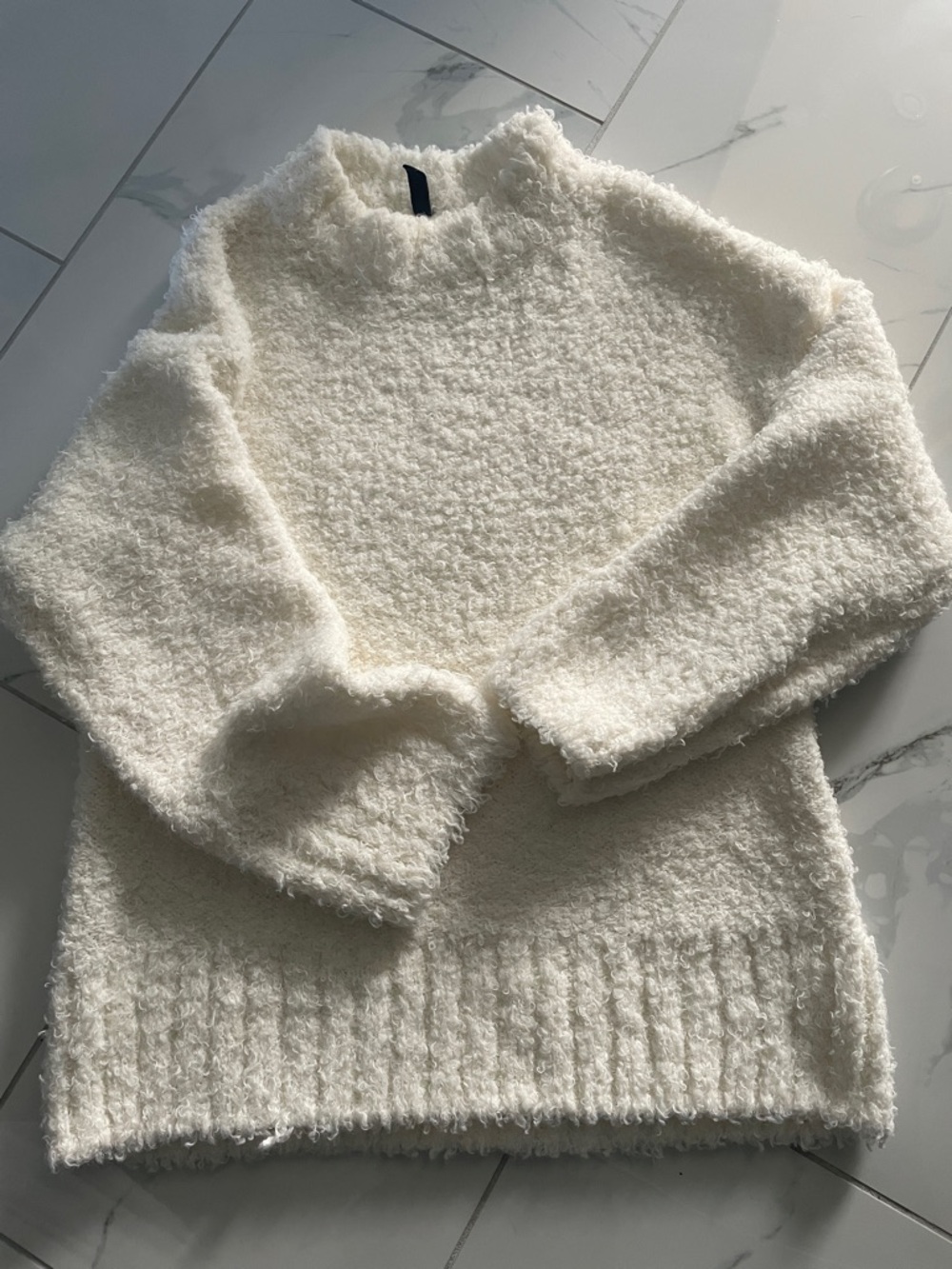 H&M Cream Bouclé Turtleneck Sweater Tunic length and very oversizes